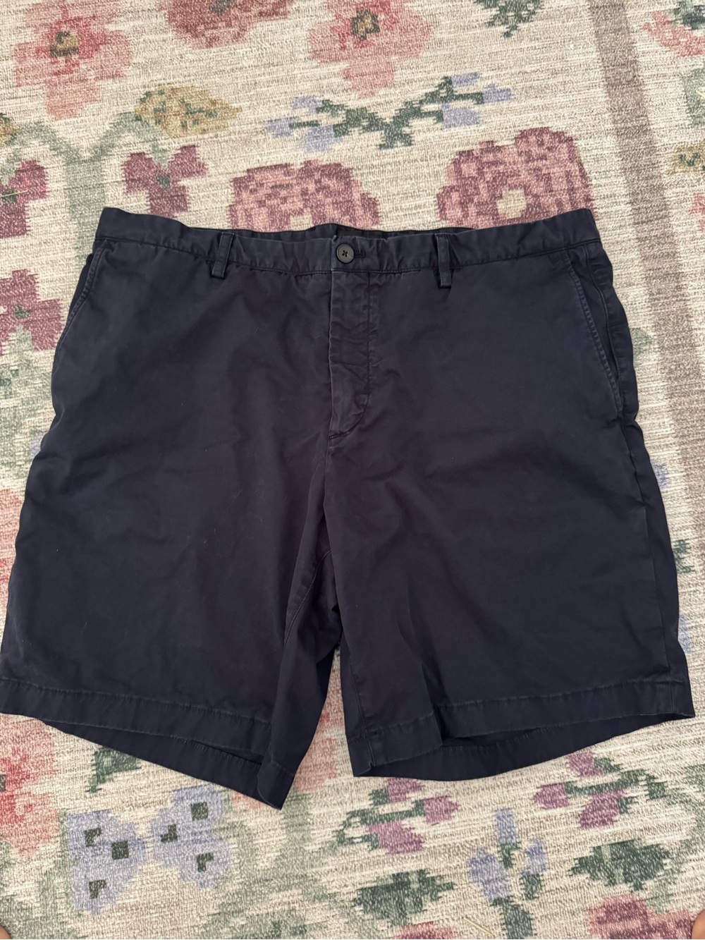 Theory Men's Navy Shorts Size 40
